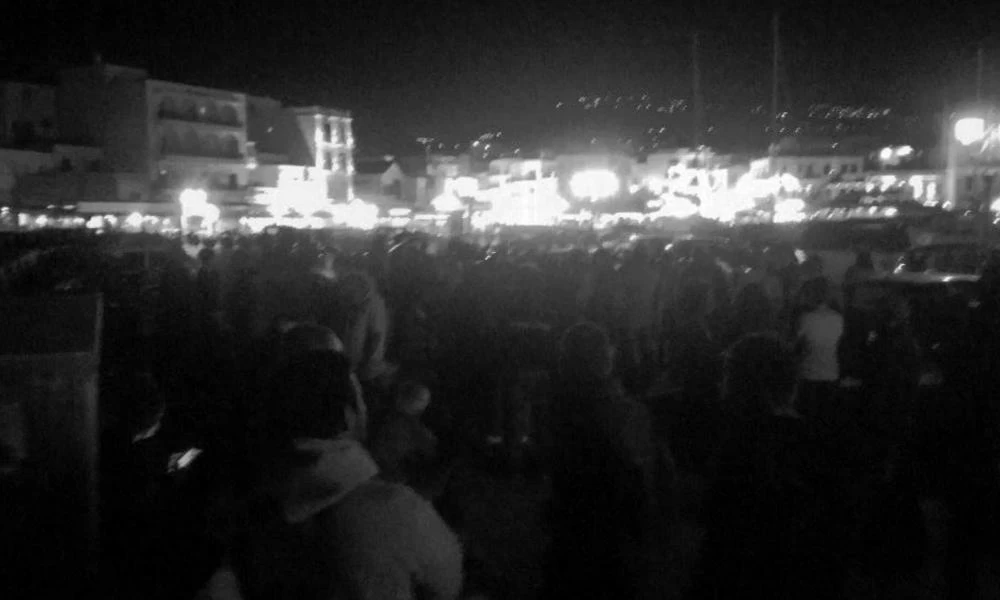 Τήνος: Έπεσε ξύλο σε διαμαρτυρία για τις ανεμογεννήτριες – Δείτε βίντεο